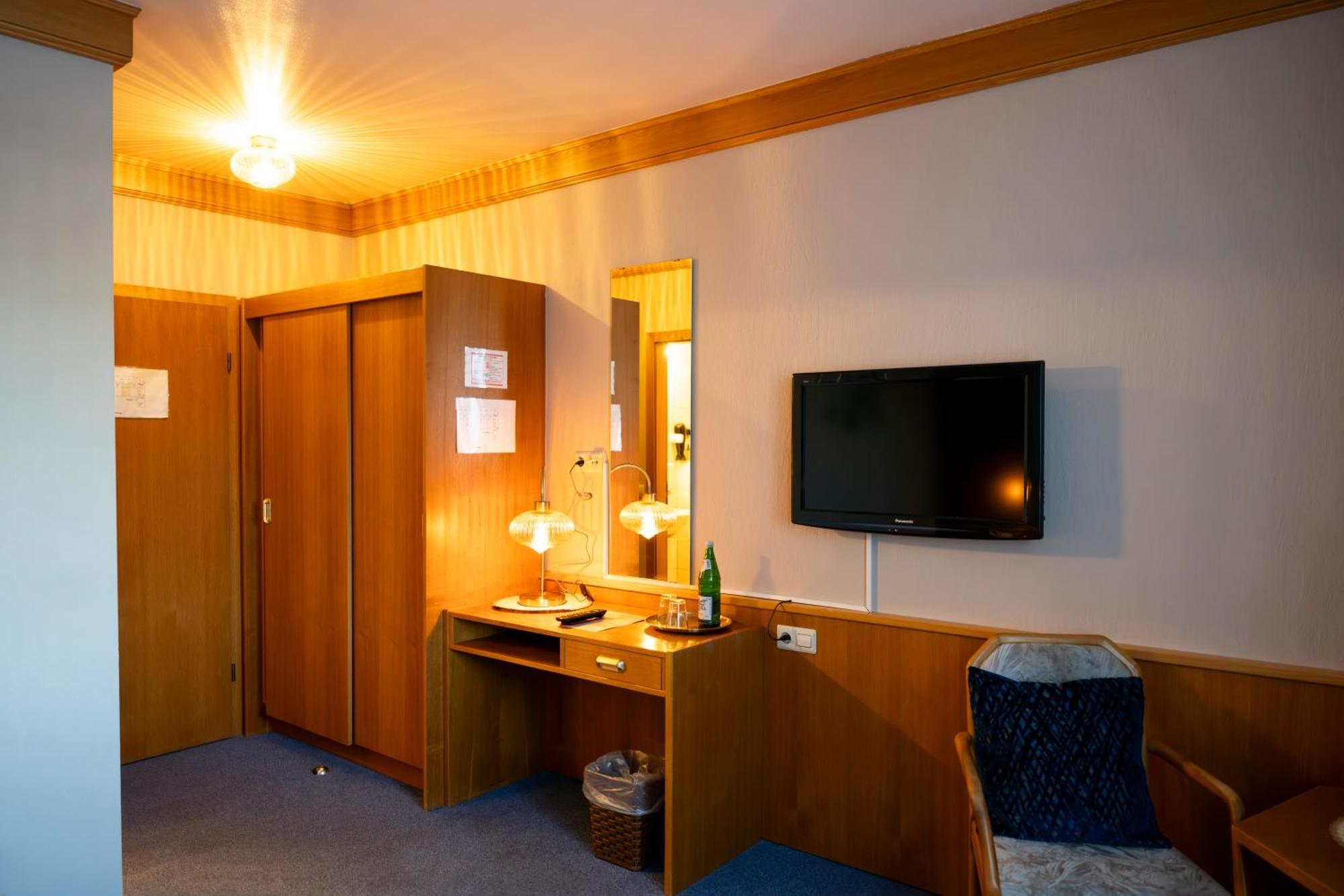 Hotel Guelser Weinstube Koblenz  Exterior photo