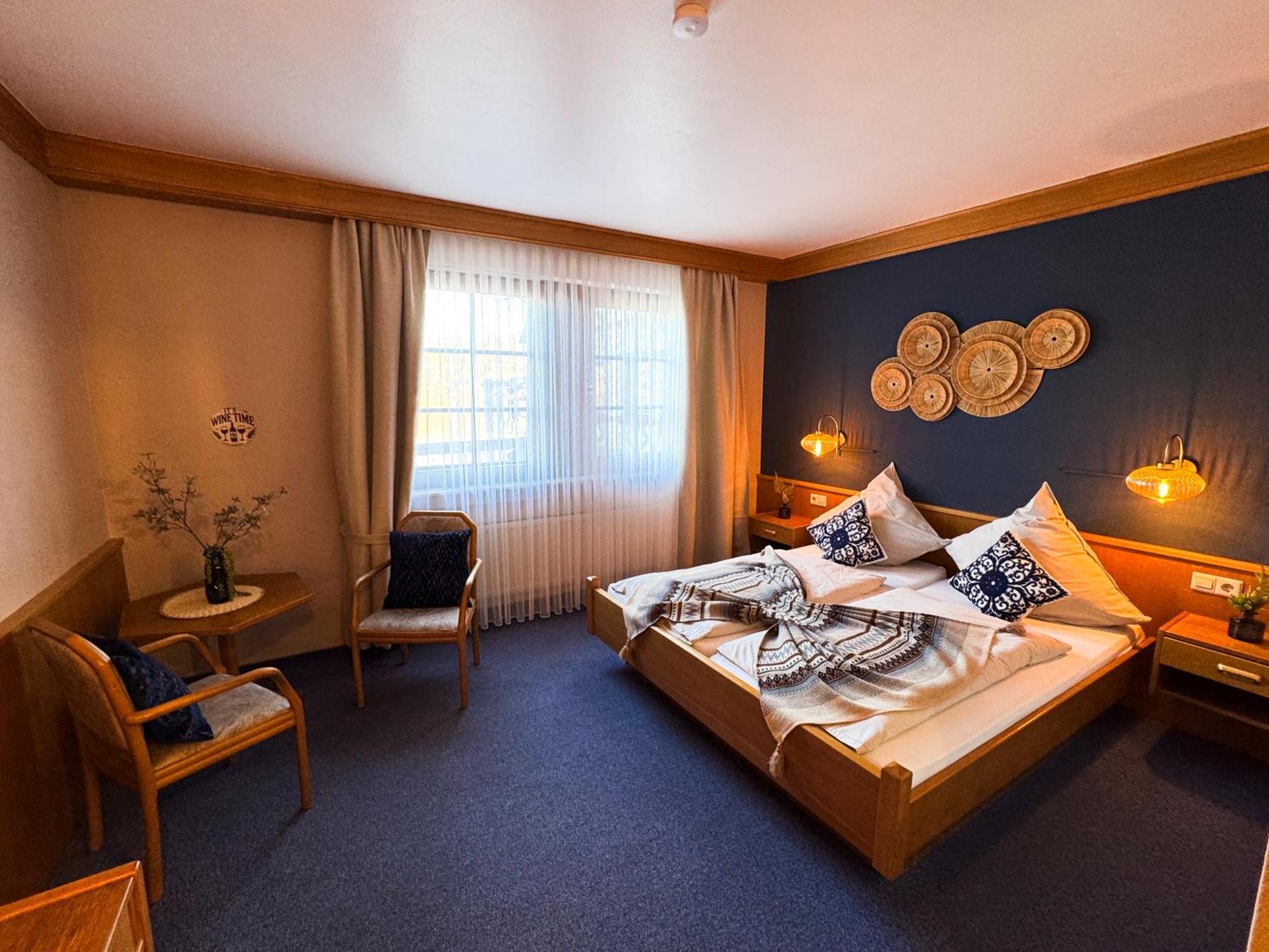 Hotel Guelser Weinstube Koblenz  Exterior photo