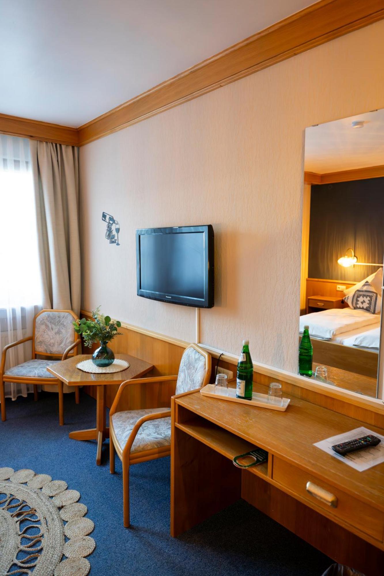 Hotel Guelser Weinstube Koblenz  Exterior photo