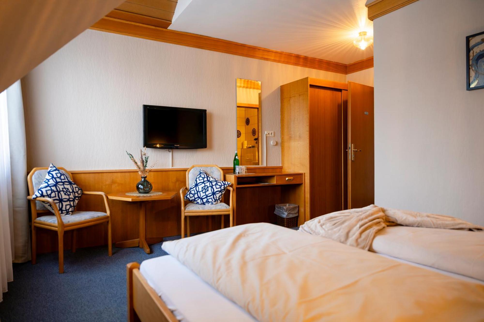 Hotel Guelser Weinstube Koblenz  Exterior photo
